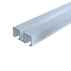 Speedboat jooksusiin puituksele kahene